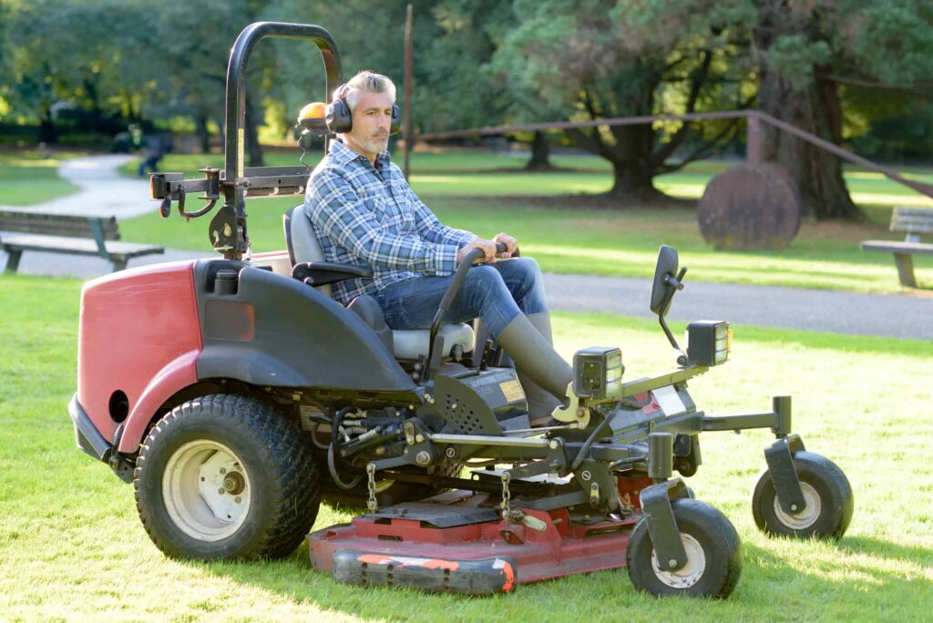 How Does a Zero Turn Mower Work 